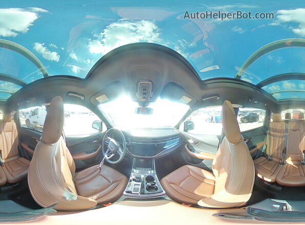WA1LXAF71MD039367 2021 AUDI Q7 White 360 interior view