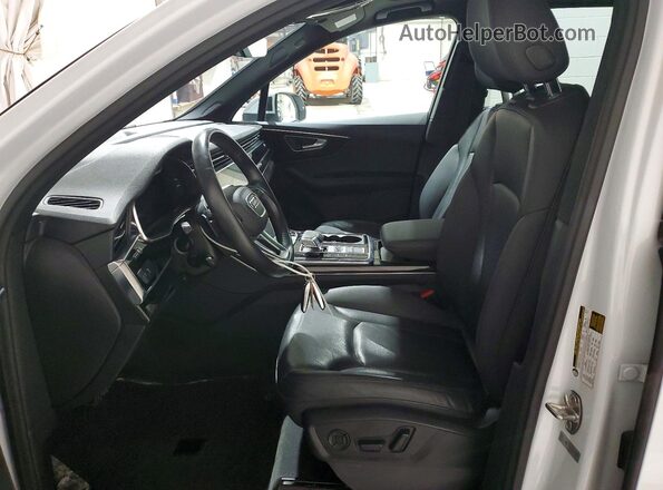 WA1LXAF74MD035216 2021 AUDI Q7 Белый Вид салона спереди