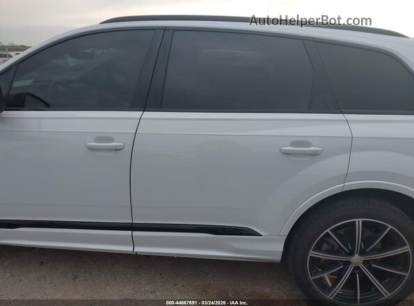 WA1LXAF78MD028477 2021 AUDI Q7 White Սալոնի 360 աստիճան տեսք