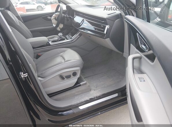 WA1LXAF7XMD034538 2021 AUDI Q7 Бежевый Вид салона спереди