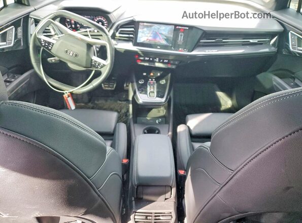 WA1M2AFZ4PP072256 2023 AUDI Q4 Black Dashboard view