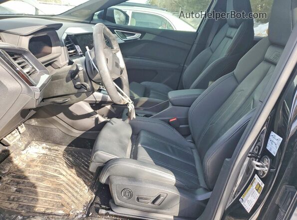 WA1M2AFZ4PP072256 2023 AUDI Q4 Black Front interior view