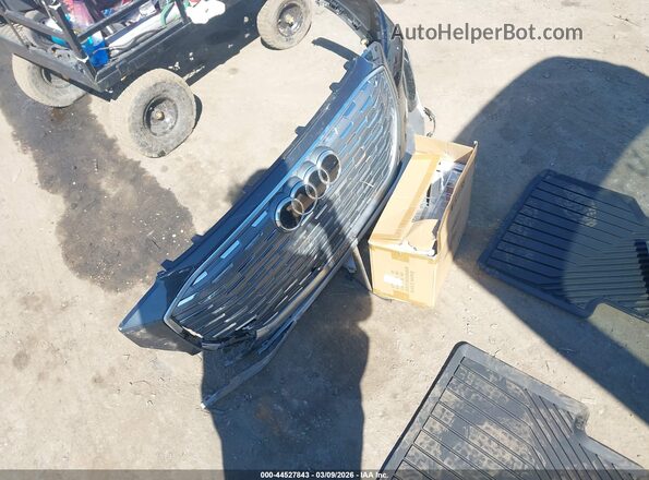 WA1MUBFZ8RP046049 2024 AUDI Q4 Black წინა პანელის ხედი
