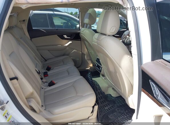 WA1VAAF71JD045840 2018 AUDI Q7 White Вид наклейки з VIN-кодом