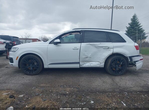 WA1VAAF72KD014839 2019 AUDI Q7 White Widok wnętrza z tyłu
