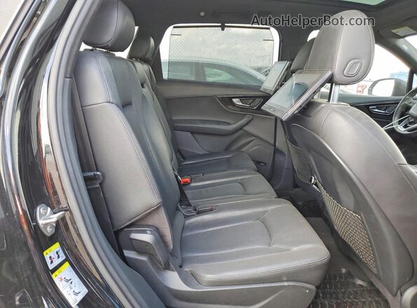 WA1VAAF7XJD020385 2018 AUDI Q7 Black Вид задніх сидінь