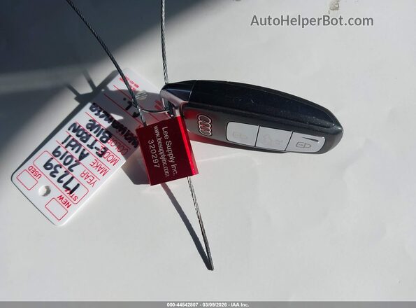 WA1VAAGE0KB017232 2019 AUDI E-TRON Blue Vista del salpicadero