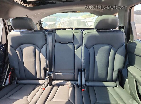 WA1VVBF78SD006626 2025 AUDI Q7 Black Rear seats view