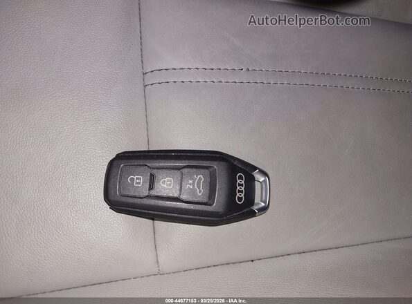 WAU1BCFU4SN046024 2025 AUDI ALL Blue Вид панелі приладів