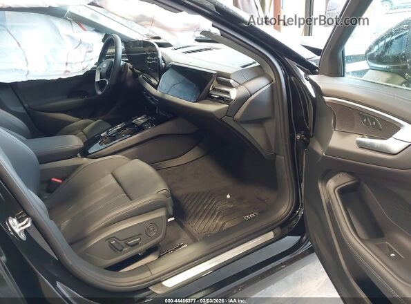WAU2BCFU3SN059867 2025 AUDI ALL Черный Вид салона спереди