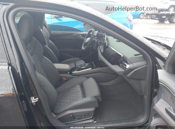WAU35CFU3SN051392 2025 AUDI ALL Black Widok wnętrza z przodu
