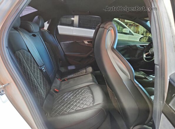 WAUB4AF47MA062974 2021 AUDI S4 White Widok tylnych siedzeń