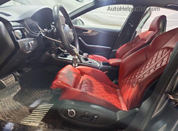WAUC4AF45KA009949 2019 AUDI S4 Gray Widok wnętrza z przodu