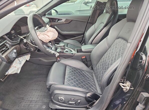WAUC4AF46NA044746 2022 AUDI S4 Black Front interior view