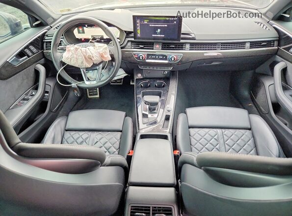 WAUC4AF46NA044746 2022 AUDI S4 Black Dashboard view