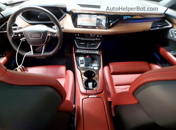 WAUDJBFW9N7003898 2022 AUDI E-TRON White Vista del salpicadero