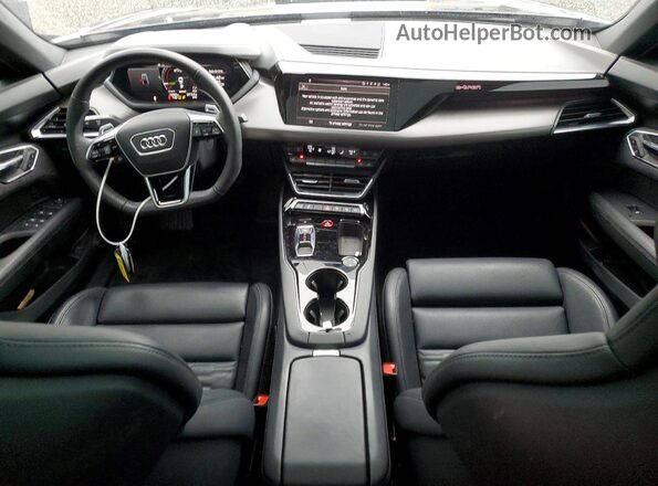 WAUEJBFW3P7005573 2023 AUDI E-TRON Charcoal Widok deski rozdzielczej