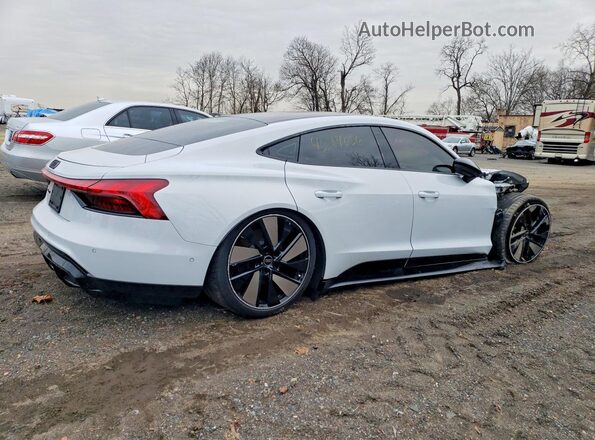 WAUEJBFW5R7003696 2024 AUDI E-TRON White Trasero derecho