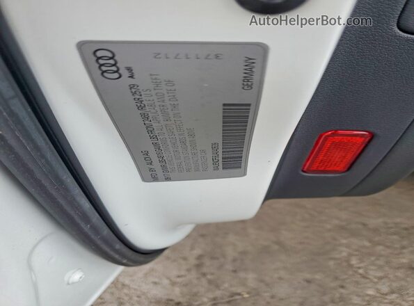 WAUENCF58JA040539 2018 AUDI OTHER White Вид підкапотного простору