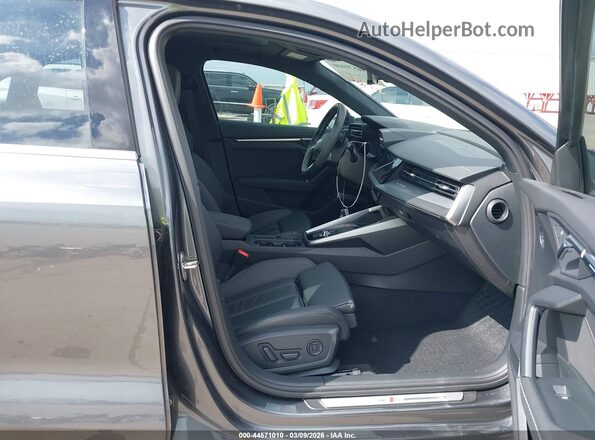 WAUH3DGY9PA044285 2023 AUDI S3 Gray Widok wnętrza z przodu