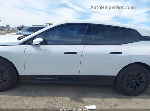 WB523CF01RCR96800 2024 BMW IX White 