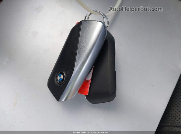 WB523CF01RCR96800 2024 BMW IX White Vista del salpicadero