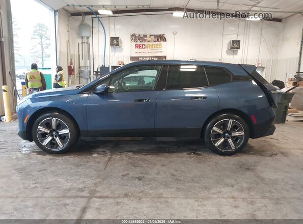 WB523CF02SCU47905 2025 BMW IX Blue Widok wnętrza 360 stopni