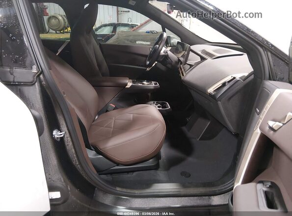 WB523CF04SCT18824 2025 BMW IX White 