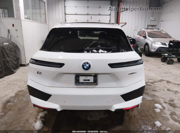 WB523CF04SCT18824 2025 BMW IX White 