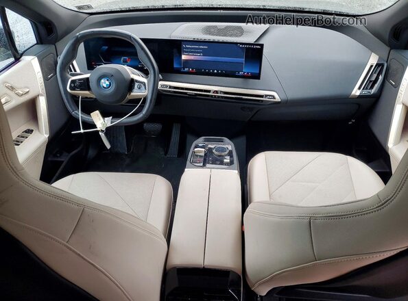 WB523CF06RCR64893 2024 BMW IX Черный Вид панели приборов