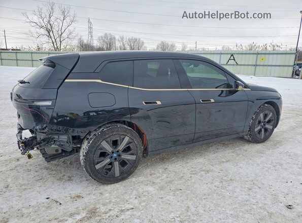 WB523CF08RCR16702 2024 BMW IX Black Rear right