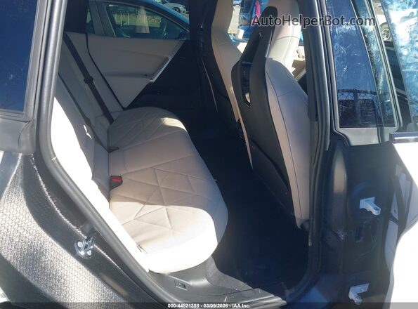 WB523CF09RCR60501 2024 BMW IX White Vista de la etiqueta del VIN