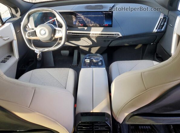 WB523CF0XSCS20574 2025 BMW IX Серый Вид панели приборов