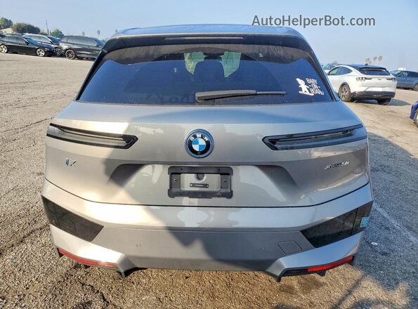 WB523CF0XSCS20574 2025 BMW IX Серый Вид сзади