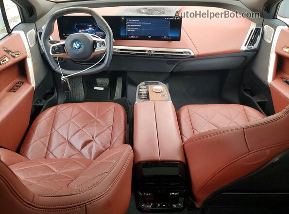 WB533CF07PCM80510 2023 BMW IX White Widok deski rozdzielczej
