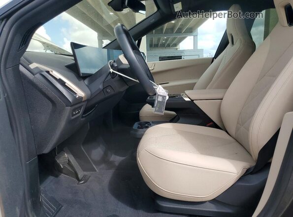 WB543CF00TCV95299 2026 BMW IX White Вид салону спереду