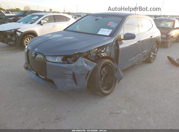WB543CF01TCW65392 2026 BMW IX Gray Передня ліва чверть