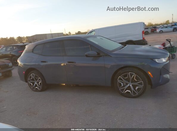 WB543CF01TCW65392 2026 BMW IX Gray Панорамний вид салону 360°
