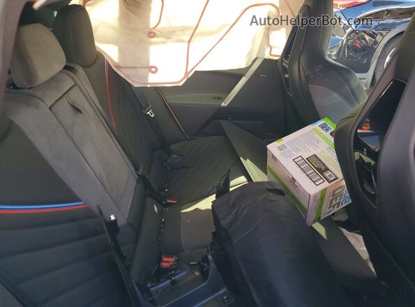 WB543CF03TCV15963 2026 BMW IX White Вид задньої частини салону