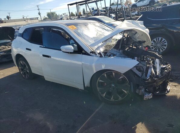 WB543CF03TCV15963 2026 BMW IX White Передня права чверть