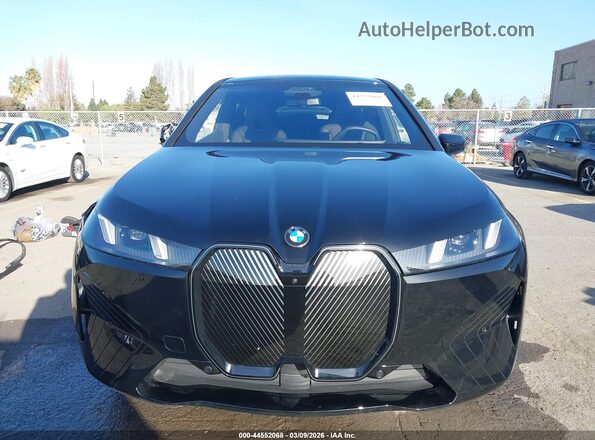 WB543CF09TCV01873 2026 BMW IX Black Vista interior trasera
