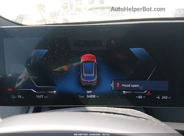 WB553CF08TCV17843 2026 BMW IX Gray Vista de los asientos traseros