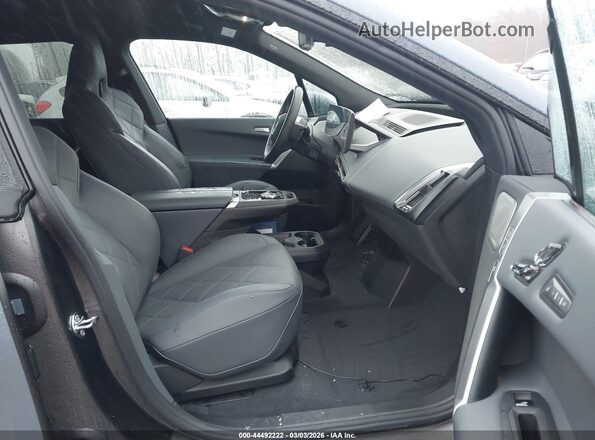 WB563CF01TCW08876 2026 BMW IX Gray წინა სალონის ხედი