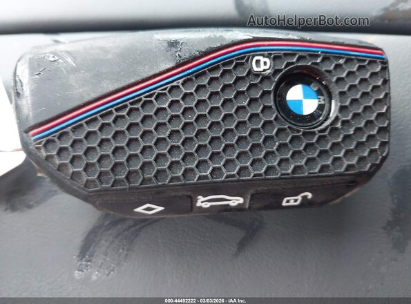WB563CF01TCW08876 2026 BMW IX Gray წინა პანელის ხედი