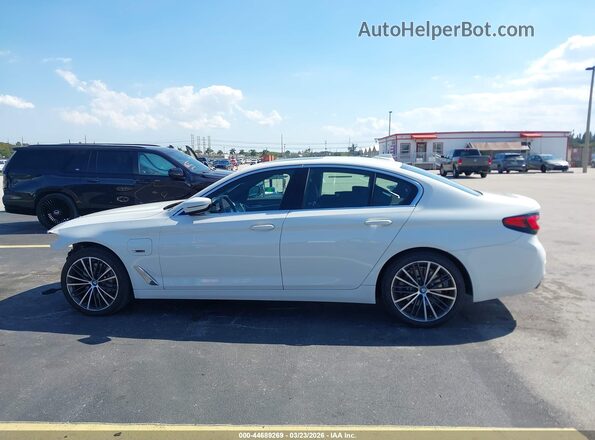 WBA13AG01NCH82967 2022 BMW 5 SERIES Белый 