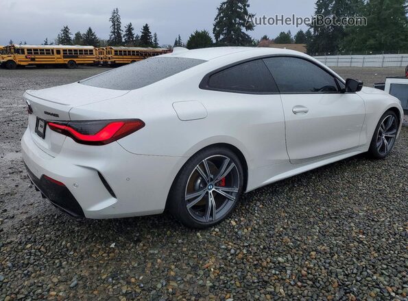 WBA13AR08MCF99142 2021 BMW M4 White Rear right