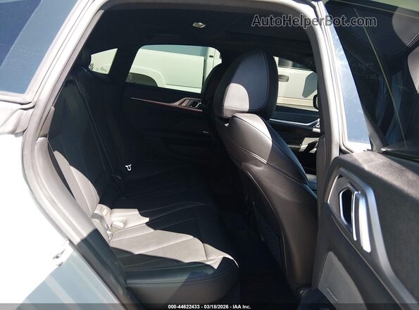 WBA13AW00NFM54517 2022 BMW OTHER Gray Vista de la etiqueta del VIN