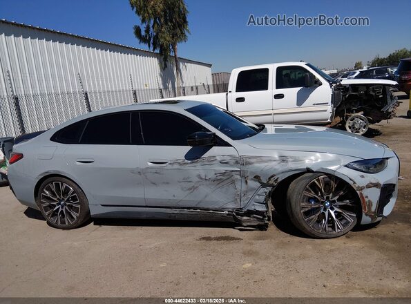 WBA13AW00NFM54517 2022 BMW OTHER Gray Vista interior trasera