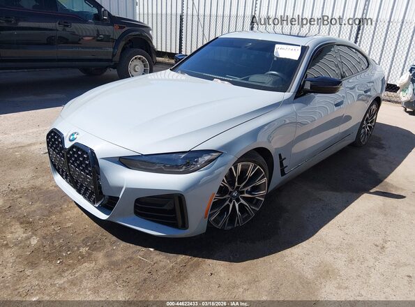 WBA13AW00NFM54517 2022 BMW OTHER Gray Vista tres cuartos delantera izquierda