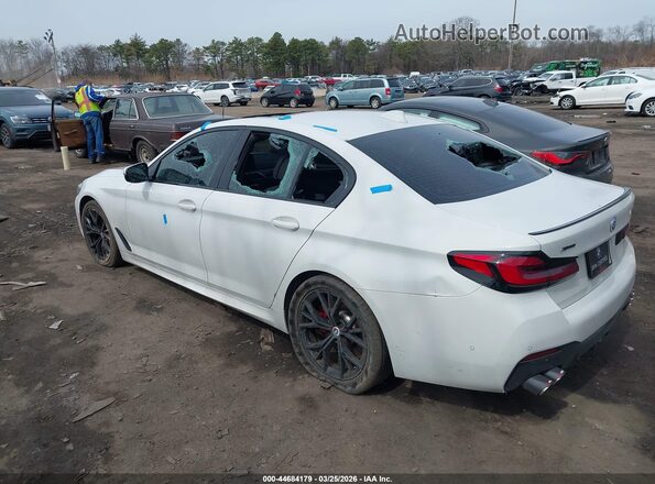 WBA13BK05PCM79493 2023 BMW M5 White Панорамний вид салону 360°
